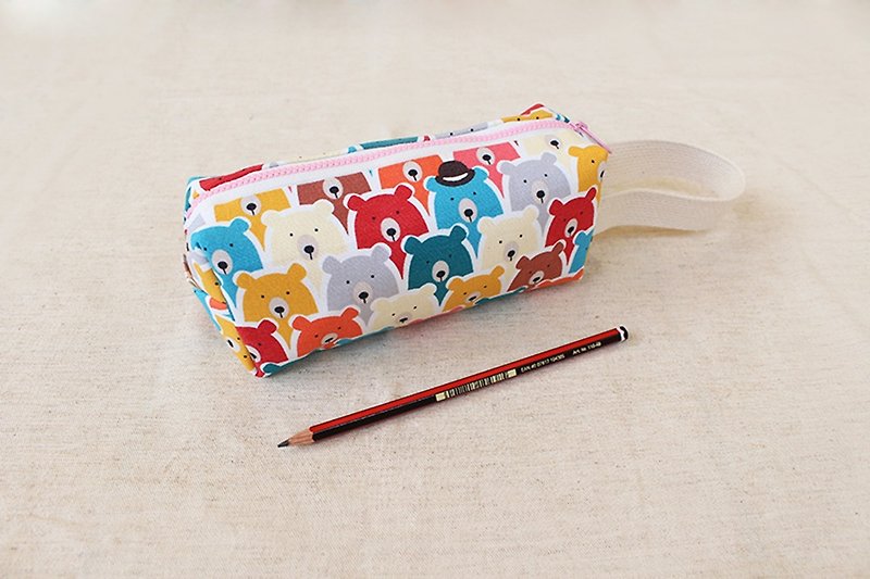 Queue bear portable bag / storage bag universal bag pencil case - กล่องดินสอ/ถุงดินสอ - ผ้าฝ้าย/ผ้าลินิน สีแดง