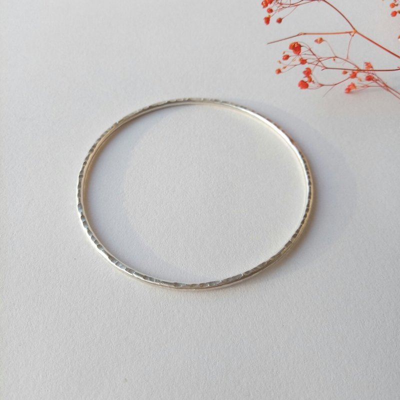 Linear Forged Knock Bracelet 925 Sterling Silver - สร้อยข้อมือ - โลหะ สีเงิน