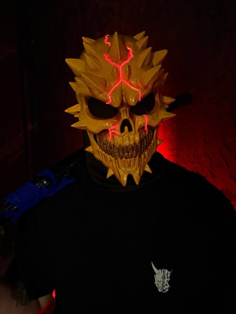 PayDay Skull mask Yellow with LED, Death Wish mask, Infamy mask, Halloween Mask - 口罩/口罩收納套 - 樹脂 黃色