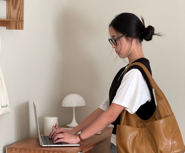 ★THE ALLY★送料込★韓国★大人気★正規品★バッグ★Emily bag Korea The Ally | Emily bag 에밀리백| Multifunctional storage