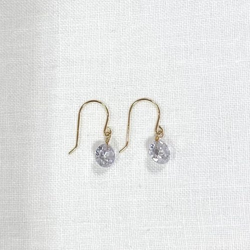 新品☆K18(18金)揺れるキュービックジルコニア4㎜フックタイプピアス K18 GOLD CUBIC ZILCONI】18金 6mm キュービックジルコニア