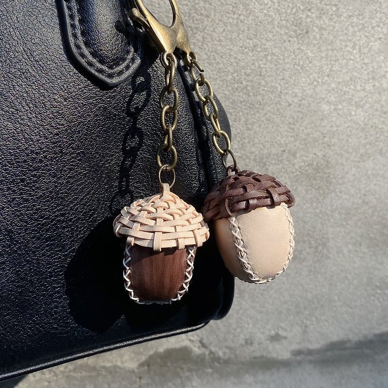 Leather acorn key ring - Keychains - Genuine Leather 