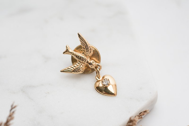 [Antique Jewelry / Old Western] VINTAGE Mini Pigeon Rhinestone Pendant Love Vintage Pin - เข็มกลัด - โลหะ สีทอง