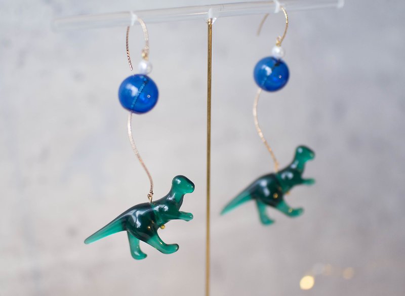 恐龍 藍 玻璃珠 樹脂 麻花鍍14k金 波浪 耳環 - 耳環/耳夾 - 樹脂 藍色