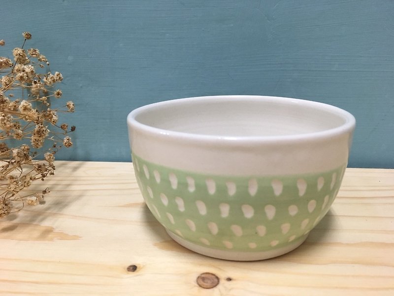 Rain point handmade pottery bowl - pink green - Bowls - Other Materials Green