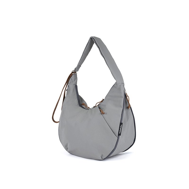 【FW25全新Wander系列】ZION 可擴展半月包 斜背包 (珍珠灰) - 側背包/斜孭袋 - 環保材質 灰色