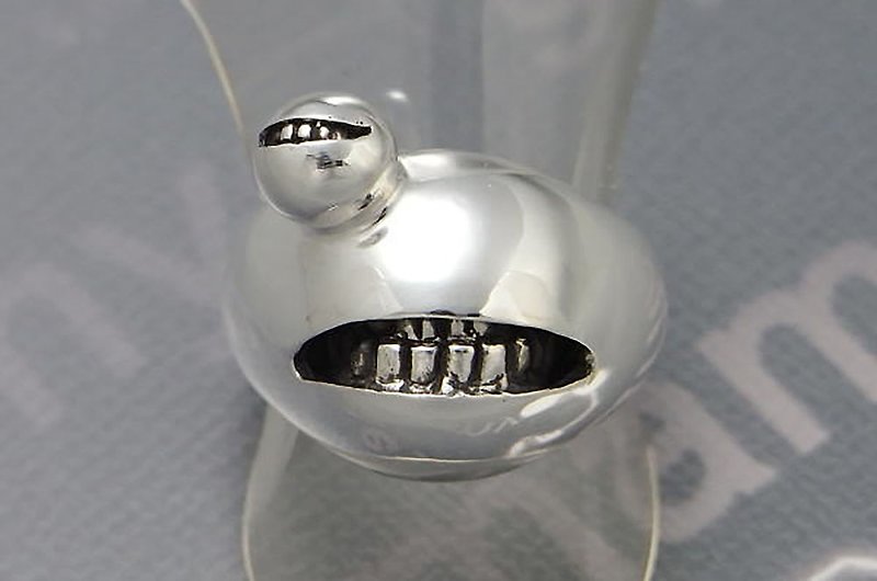anti smile ball ring with a nano smile ball (s_m-R.19) 不高兴 怒 微笑 銀 戒指 指环 sterling - แหวนทั่วไป - เงินแท้ สีเงิน