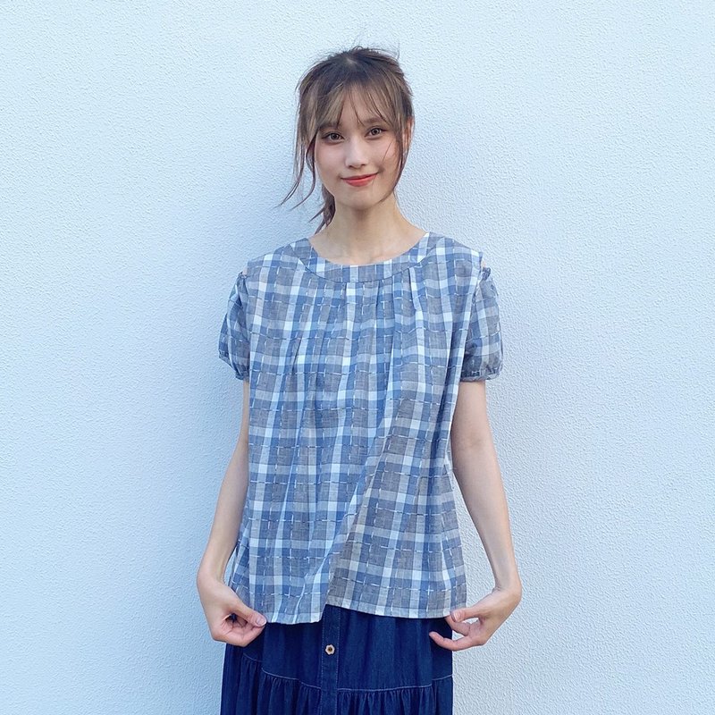 Hana Mokuba 圓領格紋肩膀開口上衣 - 女上衣/長袖上衣 - 其他材質 