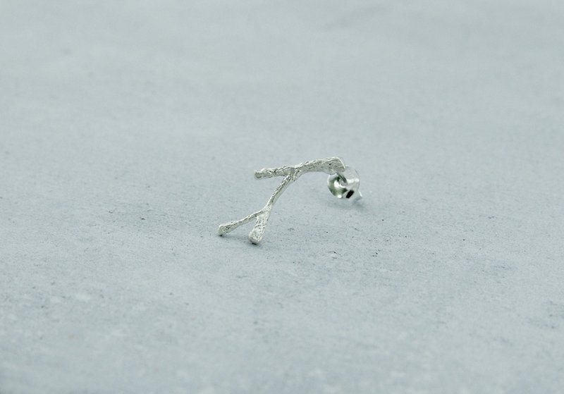 【Umbilical plus house】Branch series│Pure silver ear needles (single branch) - Earrings & Clip-ons - Other Metals 