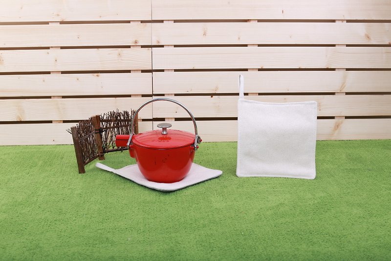 隔熱墊【寶特瓶回收環保纖維織品】--買一送一支持綠色消費-- - 餐桌布/餐墊 - 棉．麻 白色
