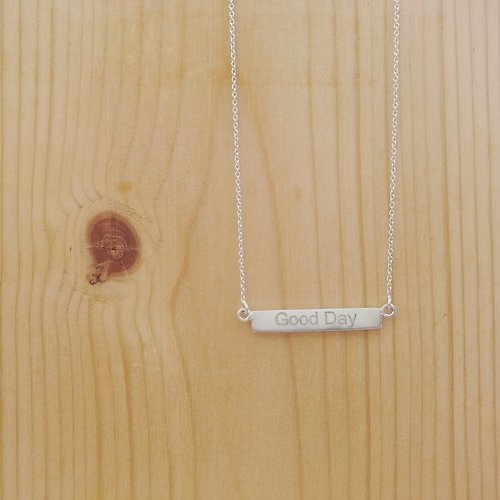 smile more Good Day necklace