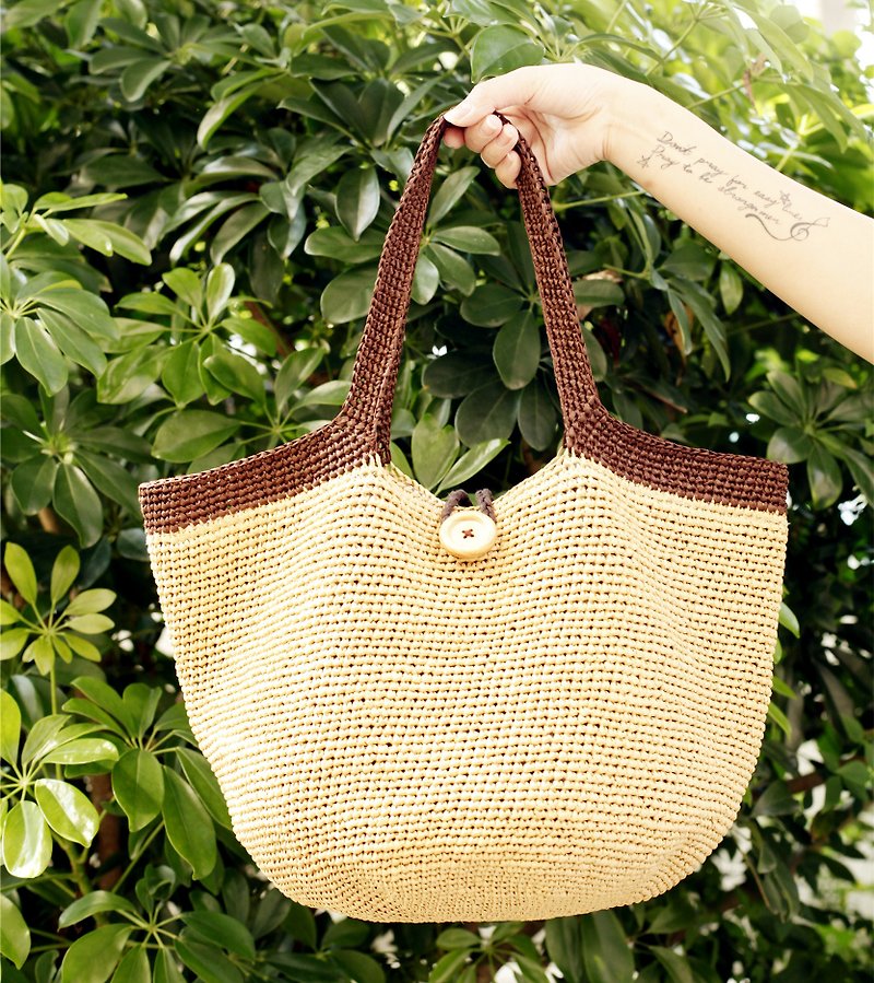 [Good] summer day hand-made wooden buckle woven-straw color rattan bag - Messenger Bags & Sling Bags - Other Materials Multicolor