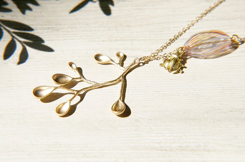/ Plants/ French-style blown glass necklace short clavicle chain long chain-beetle on leaf vine - สร้อยคอทรง Collar - แก้ว หลากหลายสี
