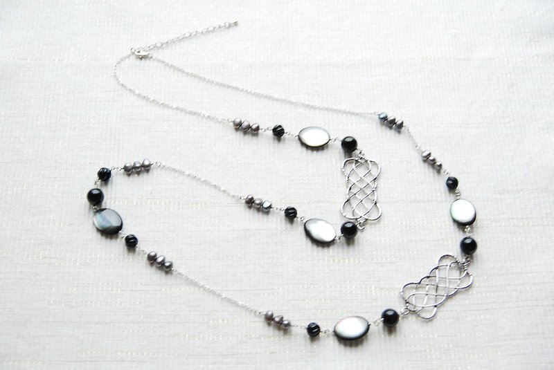 Long necklace of Kurochokai - Necklaces - Gemstone Black