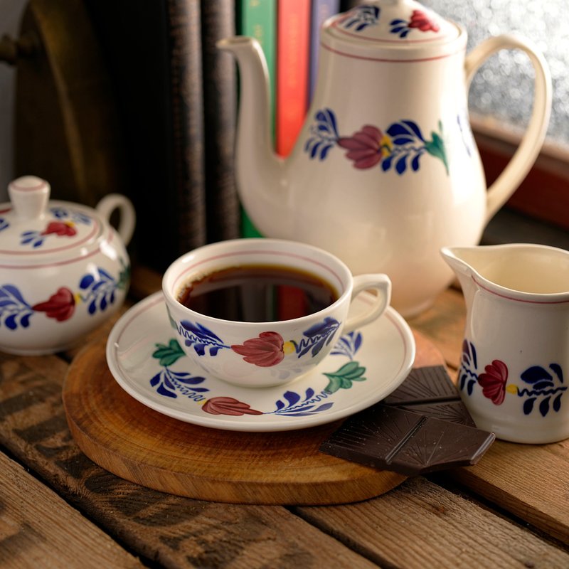 Vintage handpainted Boerenbont tea set made by Boch from Belgium - Mugs - Pottery Multicolor