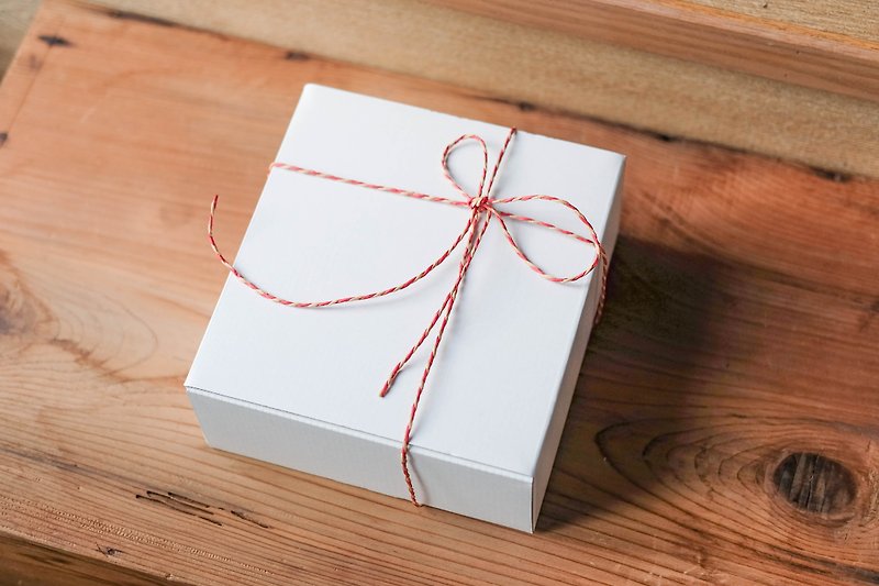 Gift wrapping - วัสดุห่อของขวัญ - กระดาษ ขาว