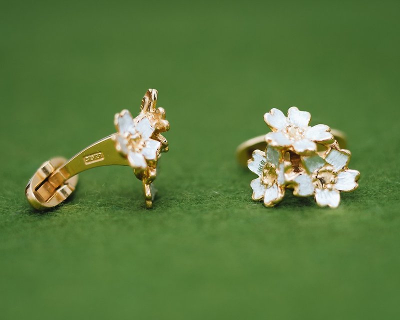 Cufflinks - Cherry blossom flowers - 3 flower - Japanese jewelry - Sakura - mens - ต่างหู - เงิน สีทอง