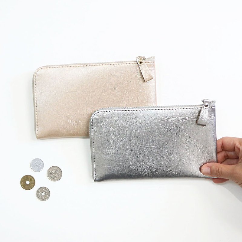 Thin long wallet that holds cards and makes it easy to see coins New metallic color - Wallets - Other Materials Silver
