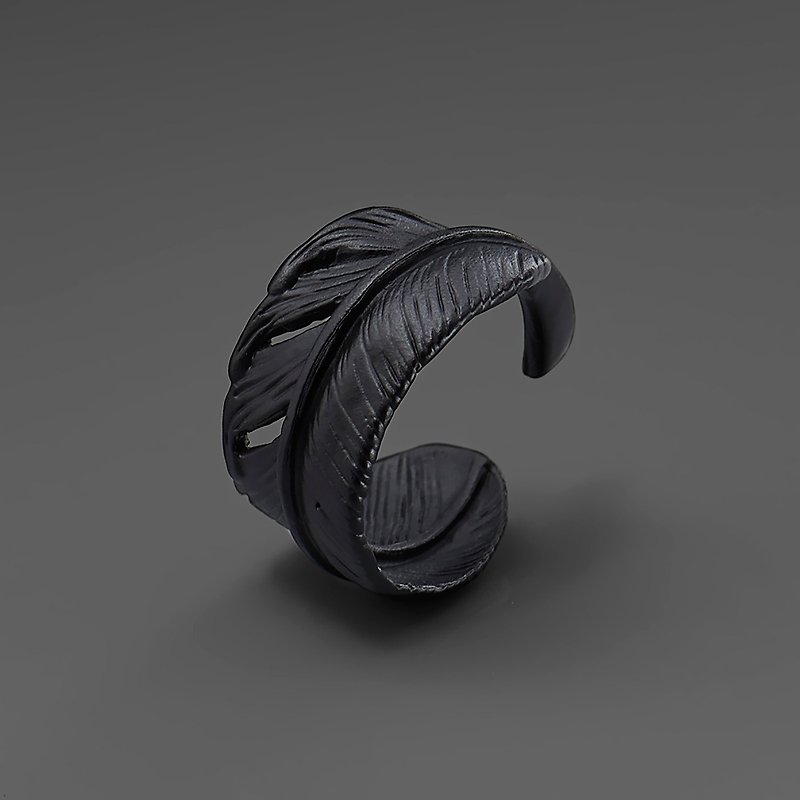 Single feather ring - แหวนทั่วไป - โลหะ สีดำ