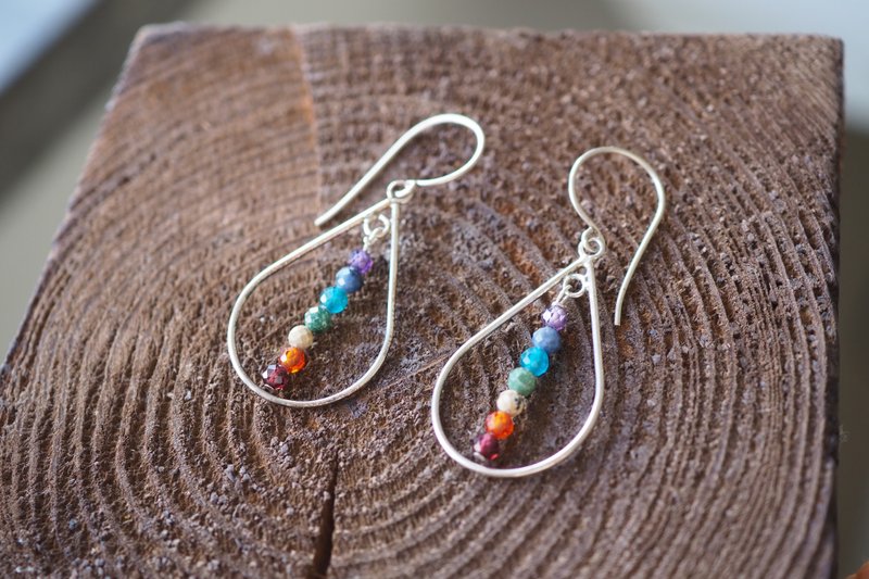 Seven Chakras Crystal Earrings, Rainbow gemstone gift, Yoga Jewelry for Her - 耳環/耳夾/耳骨夾 - 寶石 多色