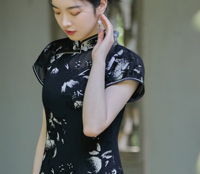 【夜曇紗】 新中式復古/人絲剪花/古法旗袍 - 旗袍/改良式旗袍 - 其他材質 黑色