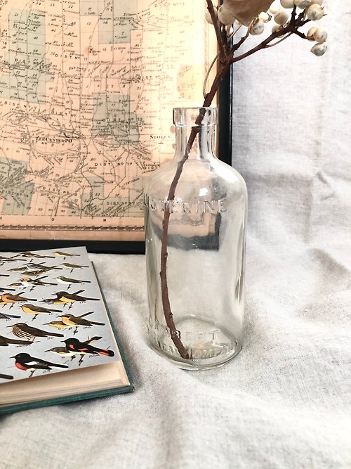 Loop Vintage 路舖古商 Antique 1930s 美國Listerine 浮雕玻璃瓶/花瓶 單個