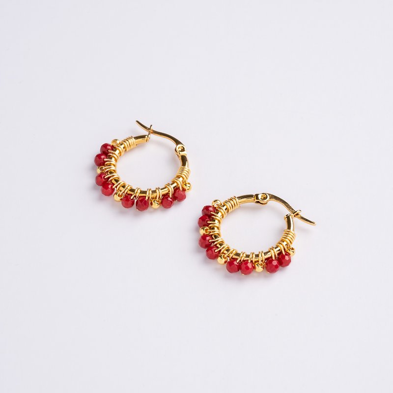 Small Amina Earrings in Red Coral (18K Gold Plated Red Coral Hoops) - 耳環/耳夾 - 半寶石 紅色