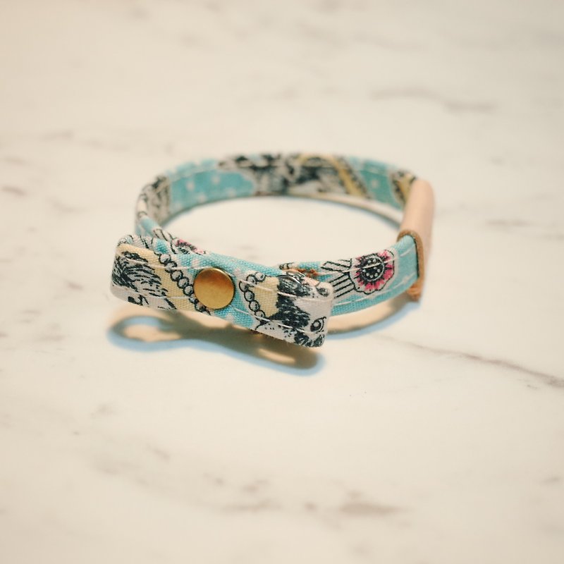 Small Dogs and Cats Small Tweed Tweet Collar Water Blue Alice with Double-sided Twisted Brand Free Bell - ปลอกคอ - ผ้าฝ้าย/ผ้าลินิน 