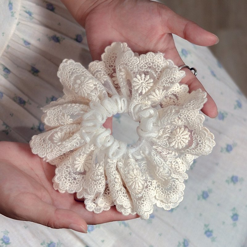 ropta embroidered lace scrunchie handmade hairband - Hair Accessories - Cotton & Hemp White