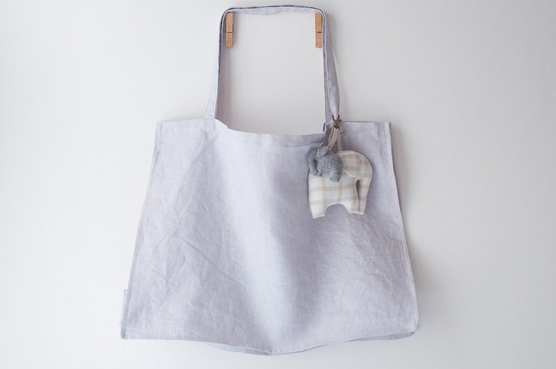 LINEN Tote in Taro and LINEN Elephant KeyCharm - 側背包/斜背包 - 棉．麻 