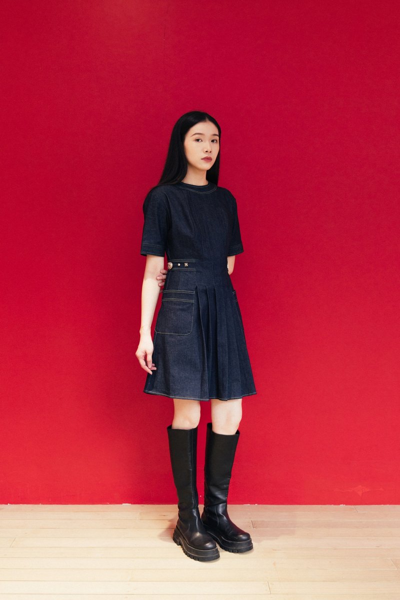 牛仔連身裙 Denim Pleated Dress - 裙子/長裙 - 其他材質 藍色