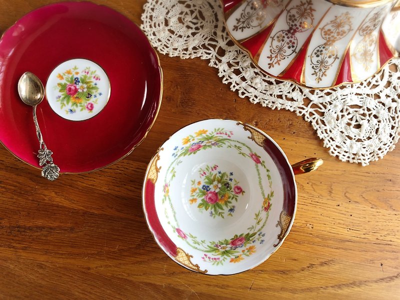 Antique British Shelley bone china cup and plate set - ถ้วย - วัสดุอื่นๆ สีแดง