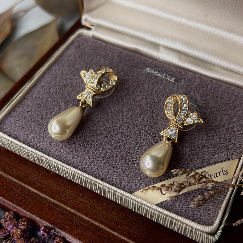 Roman elegant ribbon pearl earrings - Earrings & Clip-ons - Other Metals Gold