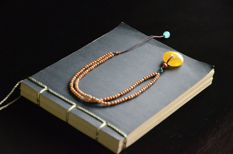 【懷古】Amber 天然有機寶石 琥珀平安扣 古典文藝項鏈 - 項鍊 - 寶石 黃色