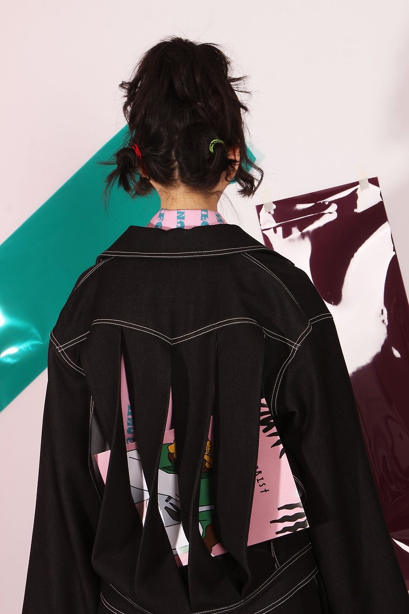 黒の刺繍要素背中のデザイン模造デニムショートコート - ジャケット - コットン・麻 ブラック