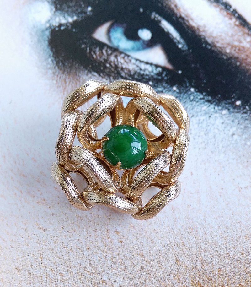 Vintage Jewelry 西洋古董飾品 立體 淡金 優美 花形  別針 - 徽章/別針 - 其他金屬 金色