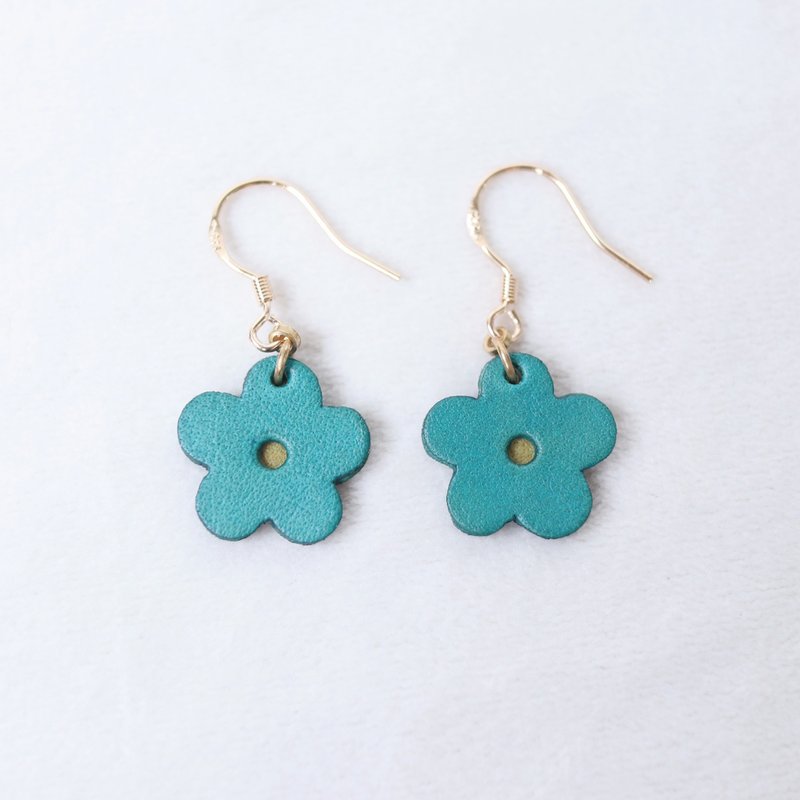 06:47 AM The Sun and His Flower / Lake Blue-Leather Earrings / Ear Pin Clip-On - ต่างหู - หนังแท้ สีน้ำเงิน