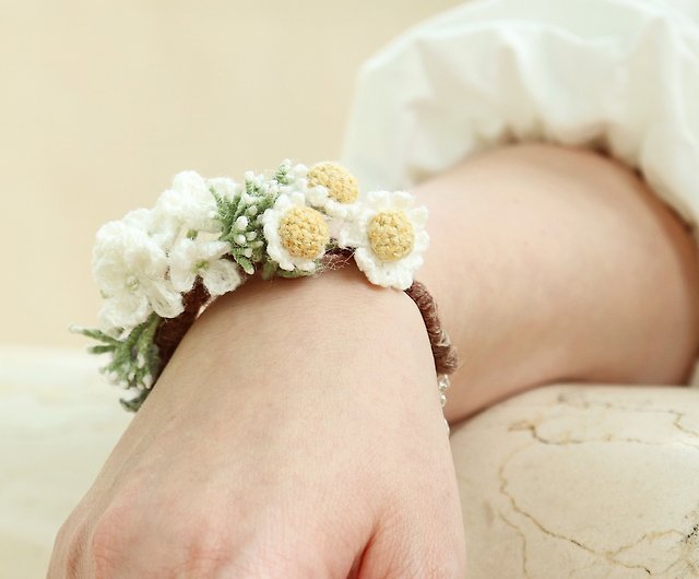Fresh Gypsophila Bracelet / Wrist Jewelry / Bride Bangle / 