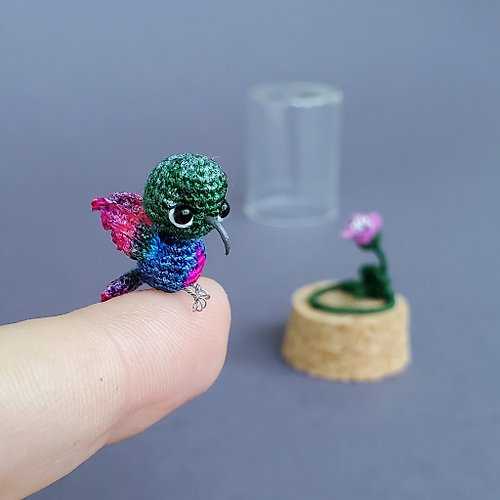 Microtoysby Extreme micro hummingbird. Custom dollhouse miniature. Micro crochet bird.