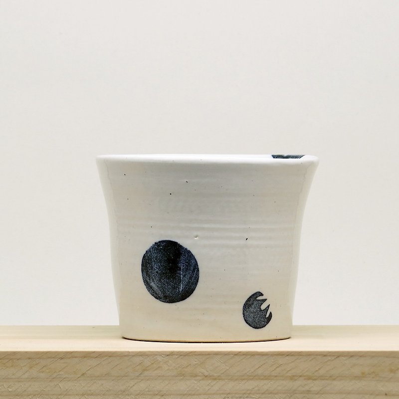 [Luminous] pig cup - Mugs - Pottery White