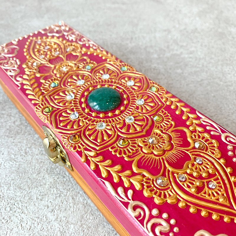 【Carved pencil case】 HENNA / ethnic style / zen winding / Morocco / wooden box / flower / pencil box - Pencil Cases - Wood Red