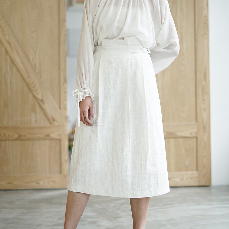 チューChuan移動|白いフランスのシェルバックル斜めウエストスカートエレガントなウエストは薄い白いスカートだった - スカート - コットン・麻 ホワイト