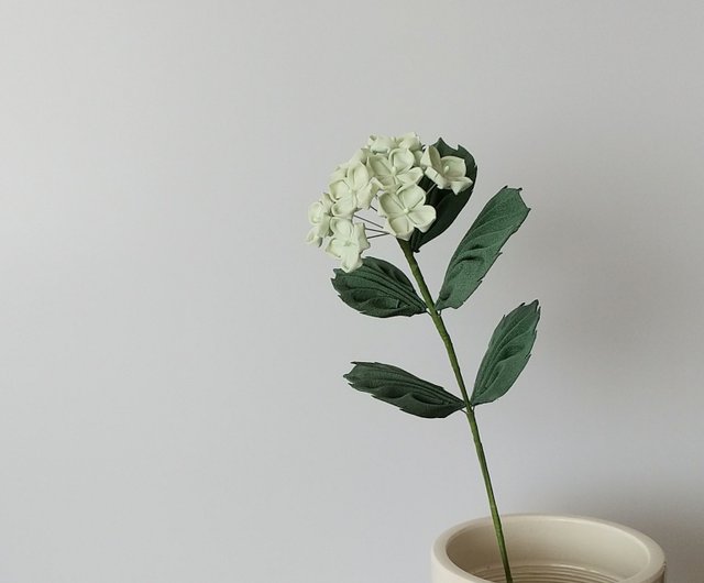 新色】つまみ細工 古布で作った紫陽花・黄緑 一凛シリーズ