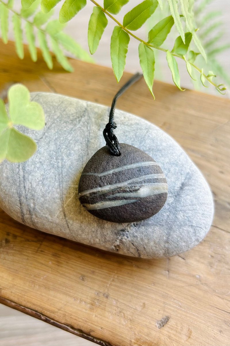 Nature's original & a striped stone, one object, one picture - Necklaces - Stone 