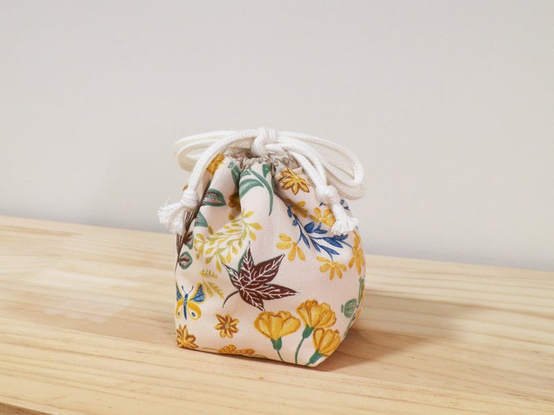 Three-dimensional vertical mineral bag-Flower and Bird - Drawstring Bags - Cotton & Hemp Yellow