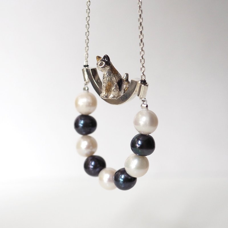 Sitting Calico Cat Pearl Pendant - Necklaces - Sterling Silver Silver