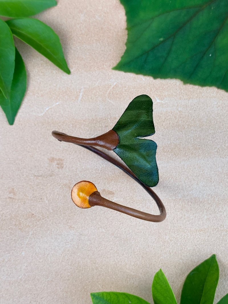 Gingko Bracelet (unique, handmade, leather bracelet , 2024) - 手鍊/手環 - 真皮 