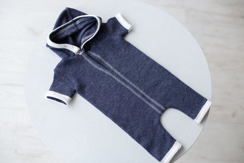 Blue bodysuit for newborn boys: the perfect outfit for a little boy - เครื่องประดับ - โลหะ สีน้ำเงิน