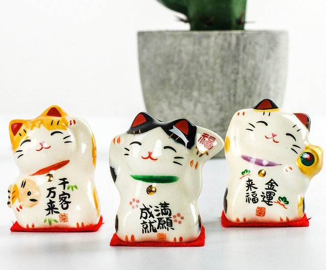 陶製　千客萬來、開運招福　招き猫 開運納福】千客萬來陶瓷招財貓糖果罐-附坐墊(招財貓/櫃台擺飾