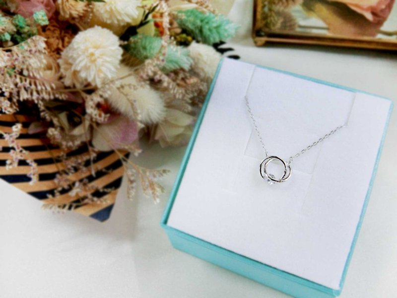 Silver [A Little Story] Shuanghuan single diamond sterling silver necklace - Necklaces - Other Metals Silver